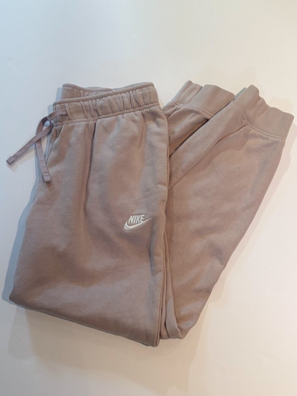 Nike Sportswear Club Fleece Joggers Tan Blush Pink Women’s Size Medium